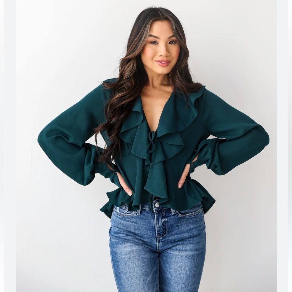 Max Studio forest green ruffle front v cleavage long balloon sleeves satin top S